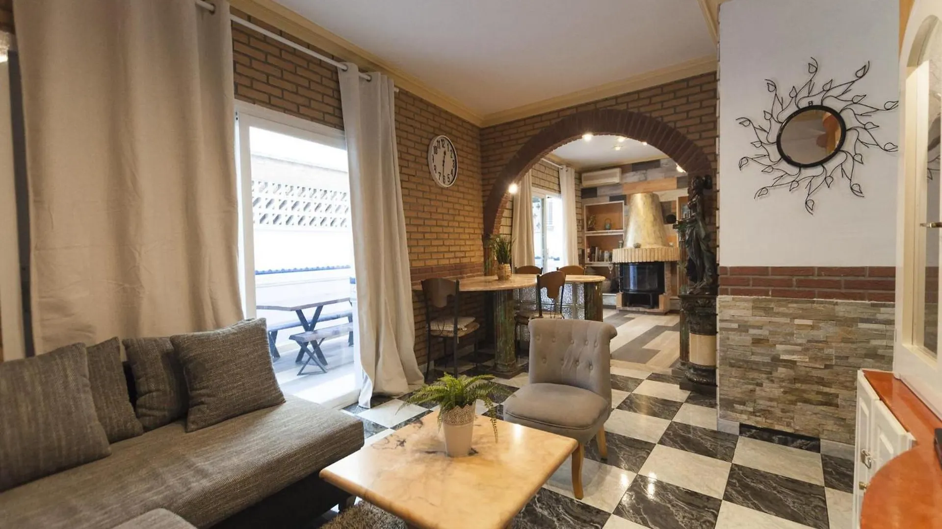 Nice Apartment In Roses Near Centre