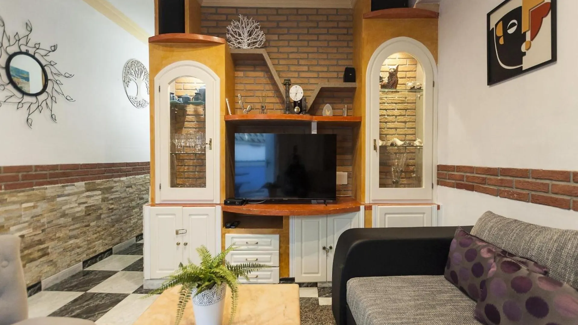 Nice Apartment In Roses Near Centre