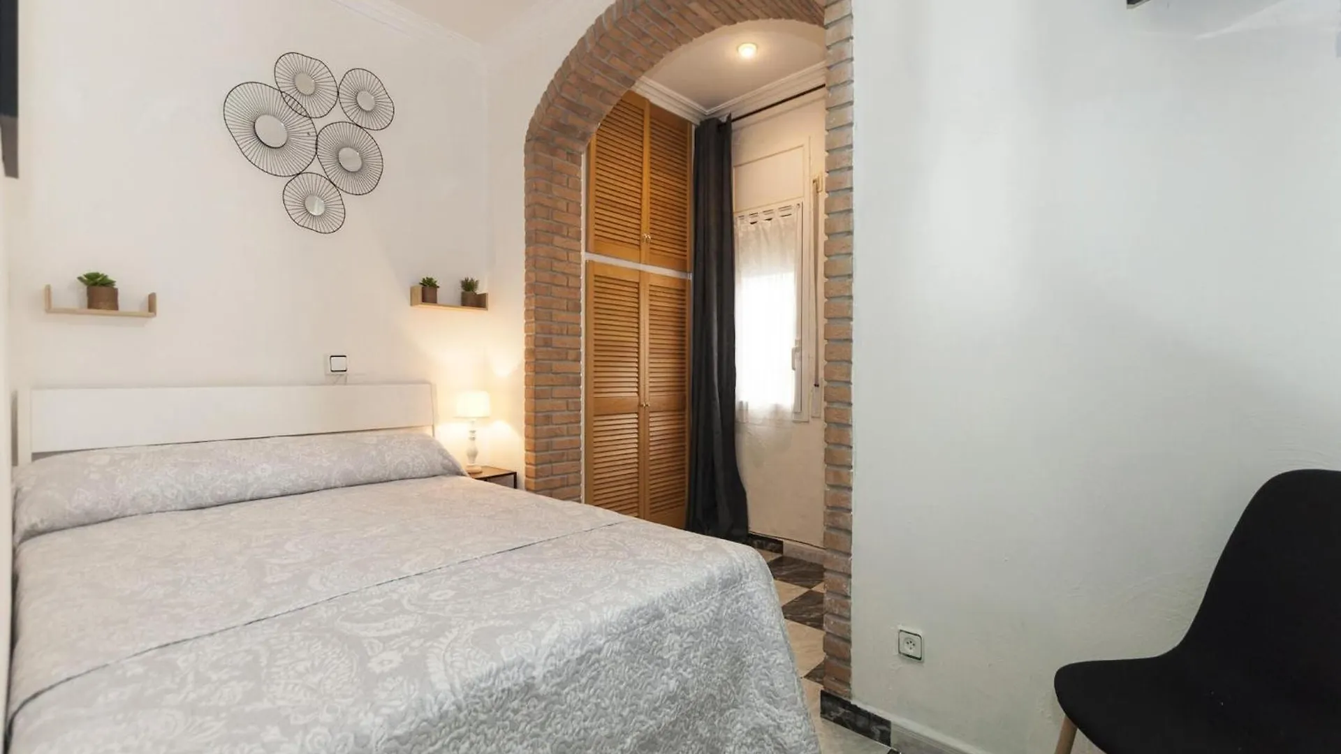 Nice Apartment In Roses Near Centre
